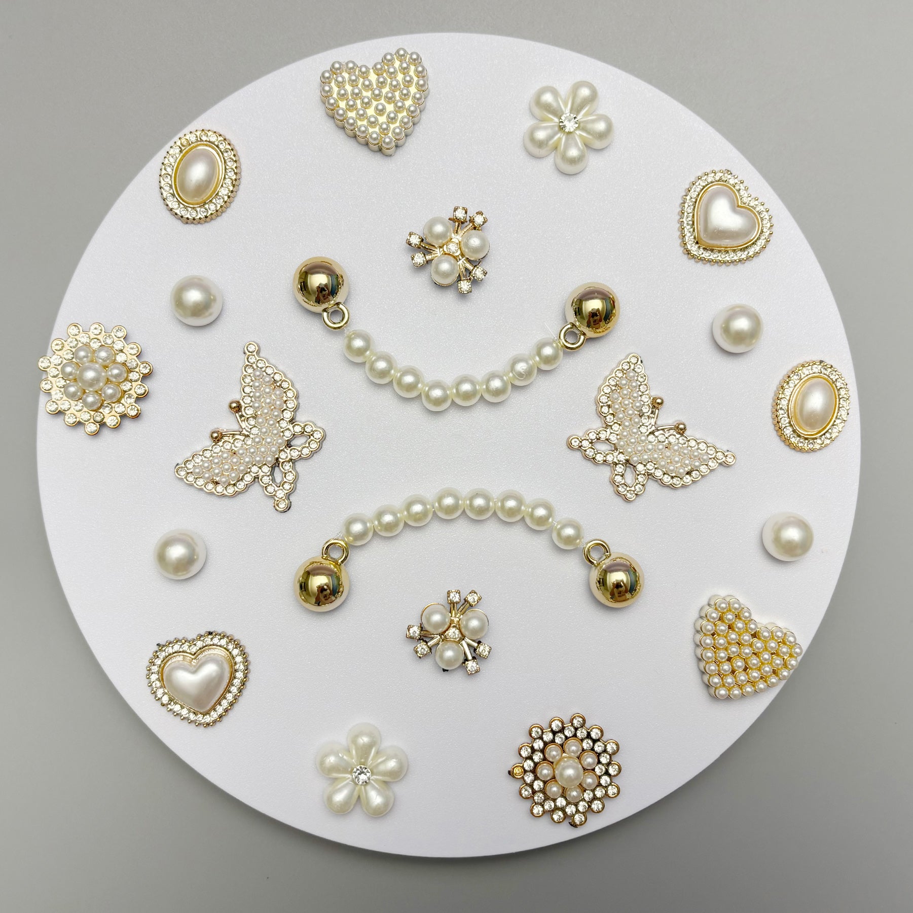 20Pcs Bling Shoe Charms for Women, Gems Shoe Charms, Plastic Butterfly Flower Charms, Sparkling Rhinestones Shoe Chains, Pearl Accessories for Girls, DIY Shoe Decoration Charms for Party Favor