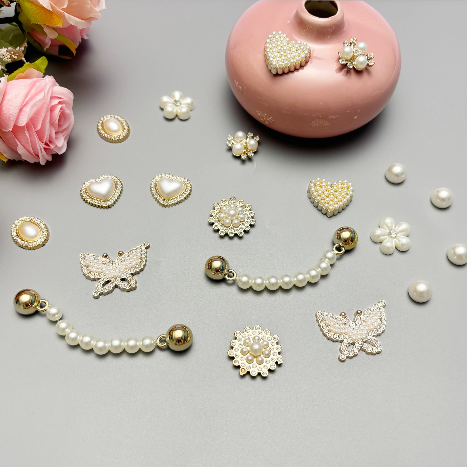 20Pcs Bling Shoe Charms for Women, Gems Shoe Charms, Plastic Butterfly Flower Charms, Sparkling Rhinestones Shoe Chains, Pearl Accessories for Girls, DIY Shoe Decoration Charms for Party Favor